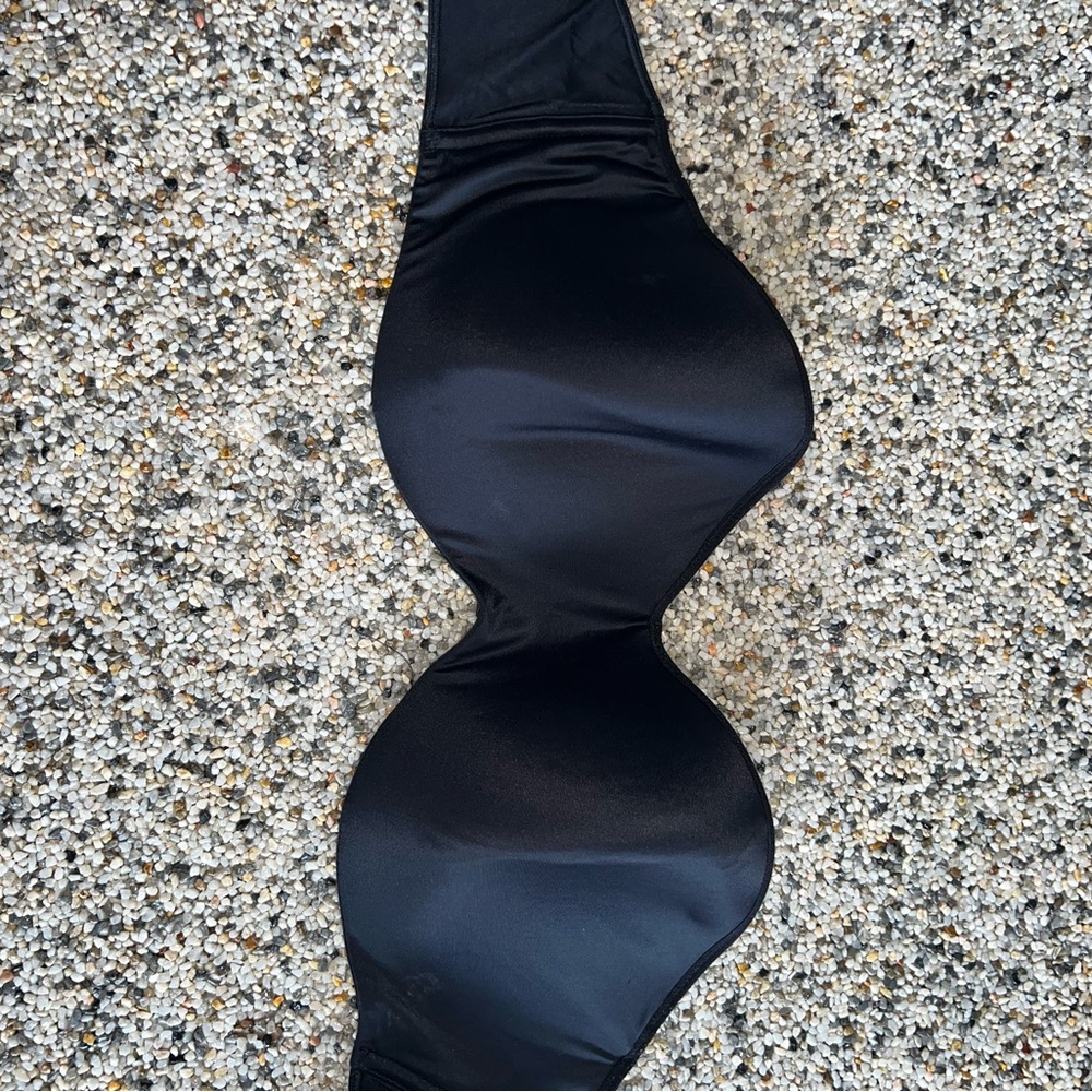 Women's strapless bra.